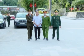 Phát hiện đối tượng truy nã khi tiếp nhận công dân do Trung Quốc trao trả