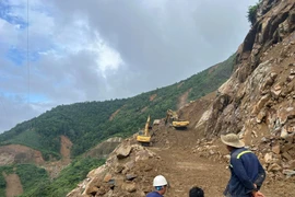 Xe bán tải do quản đốc thủy điện điều khiển chở 2 người mất tích ở Lào Cai