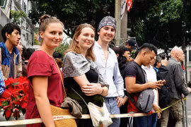 Miễn thị thực 45 ngày cho công dân 12 nước đến Việt Nam du lịch