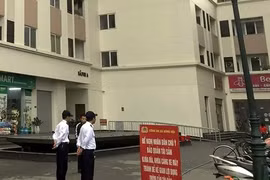 Nam sinh lớp 9 ở Hà Nội rơi từ tầng cao chung cư xuống đất tử vong
