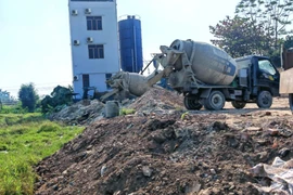 Khởi tố đối tượng đổ 150 tấn chất thải rắn ra môi trường ở Ninh Bình