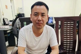 Đối tượng truy nã lẩn trốn ở nước ngoài về đầu thú