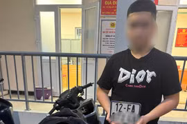 Xử lý đối tượng điều khiển xe gắn biển giả, bốc đầu trên phố Hà Nội