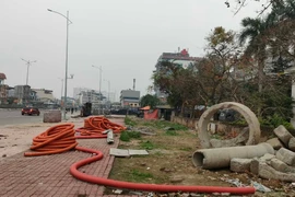 Dự án mở rộng QL1A đoạn Văn Điển – Ngọc Hồi ngổn ngang vật liệu