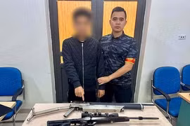 Kiểm tra điện thoại thiếu niên 16 tuổi đi đêm, lộ bí mật tại nhà riêng