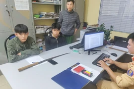 Nhóm đối tượng cầm kiếm, gậy ba khúc đi tìm đánh đối thủ ở Sơn La