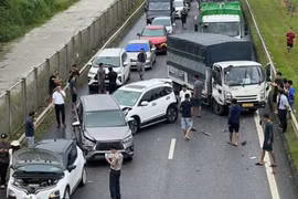 Tai nạn liên hoàn trên cao tốc Hà Nội – Thái Nguyên, nhiều xe hư hỏng