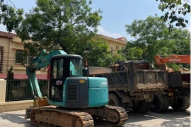 Kịp thời ngăn chặn hai vụ khai thác đất trái phép ở Hà Nội