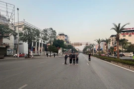 Bắt nhóm thanh thiếu niên dùng bình xịt hơi cay cướp xe máy ở Hà Nội