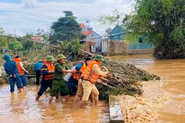 Thủ tướng chỉ đạo ứng phó khẩn cấp bão số 13 Kalmaegi và mưa lũ 