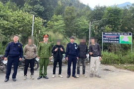Tìm kiếm thành công 4 du khách bị lạc trên dãy Tây Yên Tử ở Bắc Ninh
