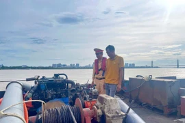 Vạch trần thủ đoạn hút trộm cát tinh vi trên sông Hồng