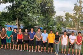 Phát hiện 11 đối tượng đang sát phạt nhau dưới hình thức chơi liêng và ba cây