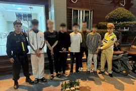 Bắt nhóm đối tượng mang hung khí tìm đối thủ để đánh nhau ở Hà Nội 