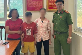 Kịp thời giúp đỡ, bàn giao an toàn cô gái trẻ đi lạc cho gia đình ở Hà Nội