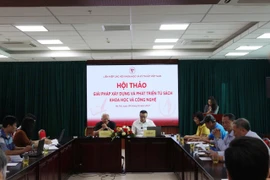 Tủ sách khoa học công nghệ xứng tầm -biểu tượng khai sáng và trí tuệ