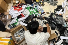 Triệt phá đường dây rao bán hàng trăm loại vũ khí, công cụ hỗ trợ 