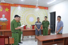 Bắt tạm giam 2 đối tượng chiếm đoạt hơn 152 tấn mủ cao su 