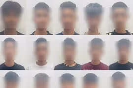 Khởi tố 20 đối tượng mang hung khí đánh nhau ở Hà Nội