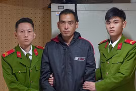 Thu giữ 6 bánh heroin, lộ đường dây mua bán ma túy xuyên biên giới