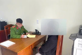 Xử phạt 2 lái xe vi phạm quy định về bảo vệ môi trường ở Lào Cai