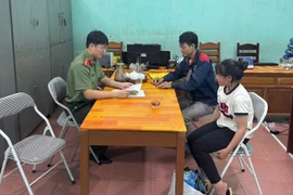 Tự ý xuống xe khách, bé gái 14 tuổi bị đi lạc ở Tuyên Quang