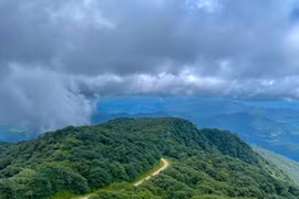 Bí ẩn 'người rừng' gần ngôi miếu hoang trên đỉnh Phia Oắc