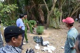 Xác thiếu nữ bị trói 2 tay, quần áo xộc xệch hé lộ tội ác kinh hoàng