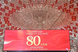 Kéo dài thời gian Triển lãm thành tựu Đất nước đến hết ngày 15/9/2025