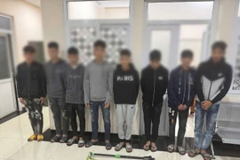 Bắt giữ các đối tượng mang hung khí đánh nhau ở Hà Nội