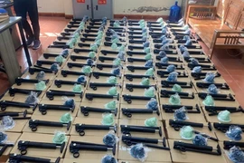 Phát hiện gần 320 khẩu súng quân dụng giấu tại một kho hàng ở Lạng Sơn