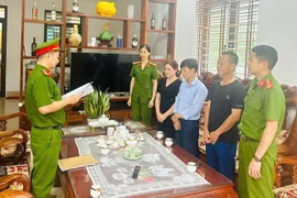 Khởi tố nữ chủ xưởng sản xuất hàng loạt đồ ăn vặt giả