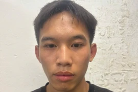 Bắt tài xế taxi cướp điện thoại của du khách ở Hà Nội 