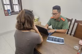 Đăng tin bịa đặt Bệnh viện Bạch Mai đối xử tệ với bác sĩ, người phụ nữ bị phạt