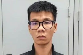 Tạm giữ hình sự lái xe ôm chiếm đoạt điện thoại của khách ở Hà Nội