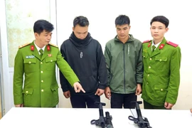 Phát hiện, xử lý 2 đối tượng tàng trữ trái phép súng nén hơi bắn đạn bi sắt