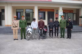 Xử phạt nhóm thanh thiếu niên lạng lách, đánh võng, bốc đầu xe ở Lào Cai