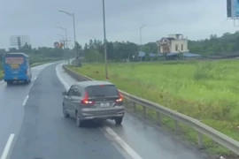 Nữ tài xế bị phạt 35 triệu đồng vì lùi xe trên cao tốc