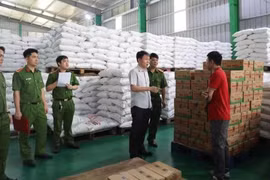 Khởi tố nhiều đối tượng liên quan đường dây sản xuất mì chính, hạt nêm giả