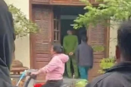 Bàng hoàng phát hiện 2 người đàn ông tử vong trong tư thế quỳ ở Hà Nội