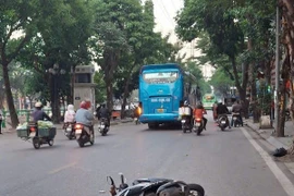 Tìm nhân chứng vụ tai nạn giao thông chết người trên phố Hà Nội