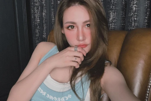 Á hậu Dương Tú Anh U40 gây bão mạng với diện mạo trẻ ngỡ ngàng