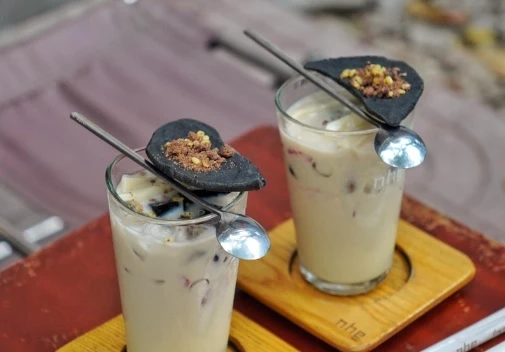 Độc lạ món trà sữa phở gan cháy ở Bắc Ninh
