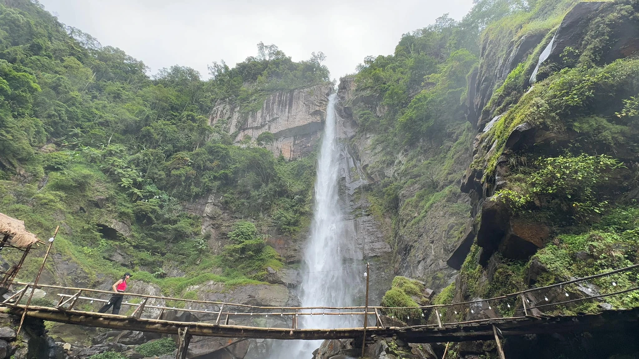 Băng rừng vượt suối, chinh phục “tứ đại tử địa” Háng Tề Chơ
