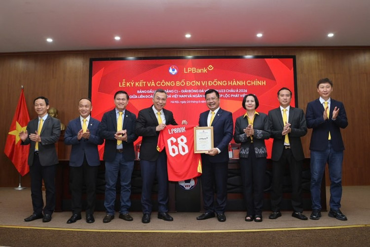 Lễ ký kết và công bố đơn vị đồng hành chính Bảng đấu loại (bảng C) - Giải bóng đá vô địch U23 châu Á 2026 giữa Liên đoàn bóng đá Việt Nam và Ngân hàng TMCP Lộc Phát (LPBank). 60d44318a1a129ff70b0.jpg