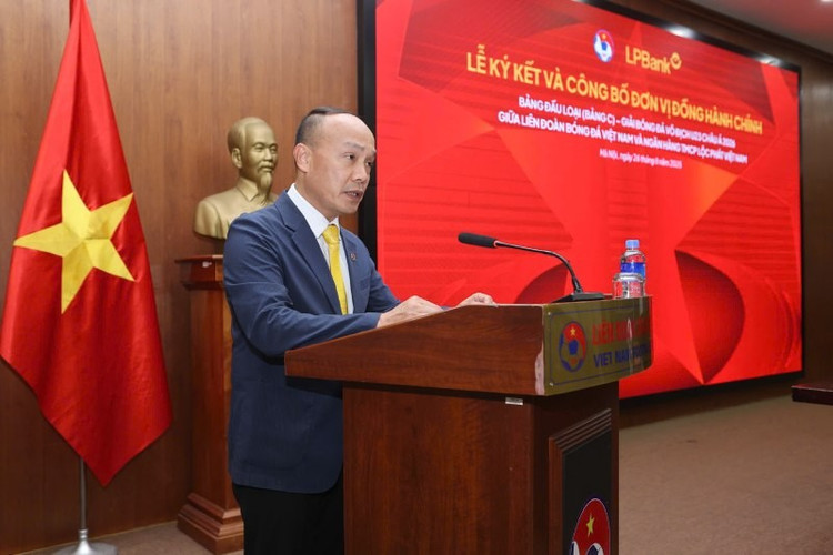 Ông Nguyễn Văn Phú - Tổng Thư ký VFF phát biểu tại buổi lễ. 1a57939a7123f97da032.jpg