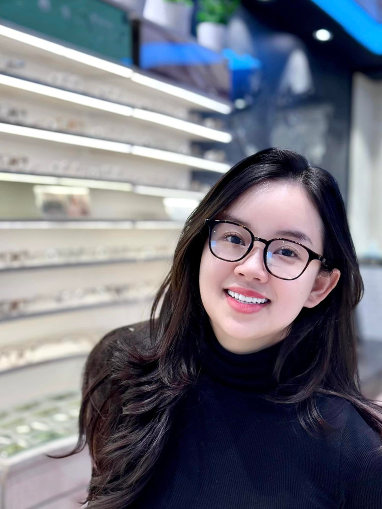 Chọn cuộc sống làm mẹ đơn thân sau khi chia tay chàng cầu thủ nổi tiếng, Ly Kute tập trung vào kinh doanh, lo cho con trai có cuộc sống đủ đầy. g6.jpg