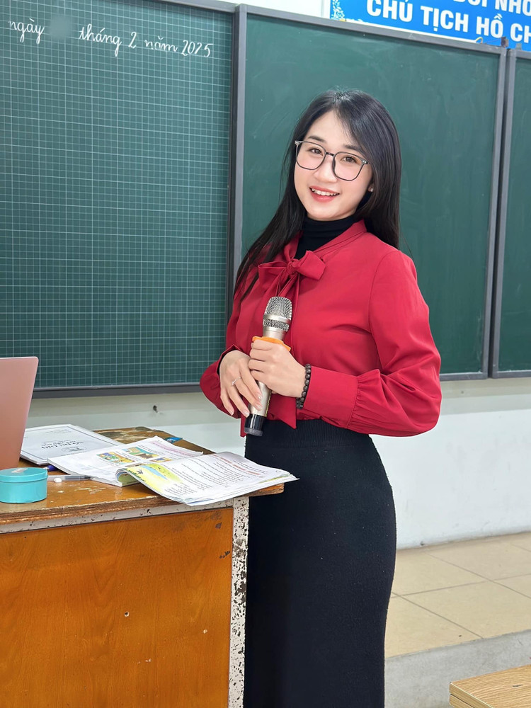 Khi lên lớp, Lưu Thị Phương Thảo ăn vận chuẩn mực. g9.jpg