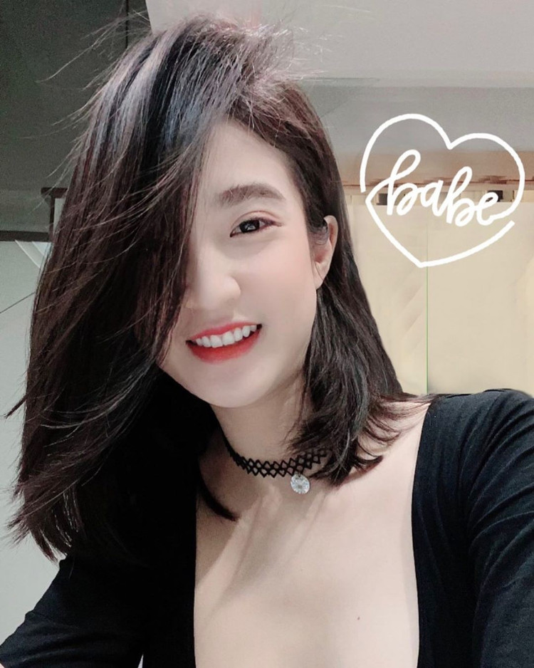Không chỉ dừng lại ở robot, cô nàng còn sở hữu nhiều món đồ lưu niệm hiếm, từng được các fan cuồng Marvel và dòng phim/sản phẩm viễn tưởng săn đón. c4.jpg