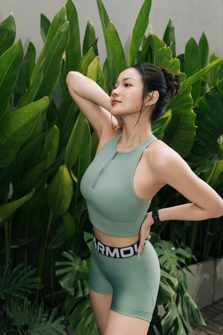 Ngoài ra, Thủy Top cũng tham gia nhiều môn thể thao khác như yoga, leo núi, võ thuật, gym… d7.jpg
